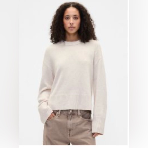 GAP Sweaters - GAP SoftCash Relaxed Crew Neck White/ Wicker / Cream Sweater Small